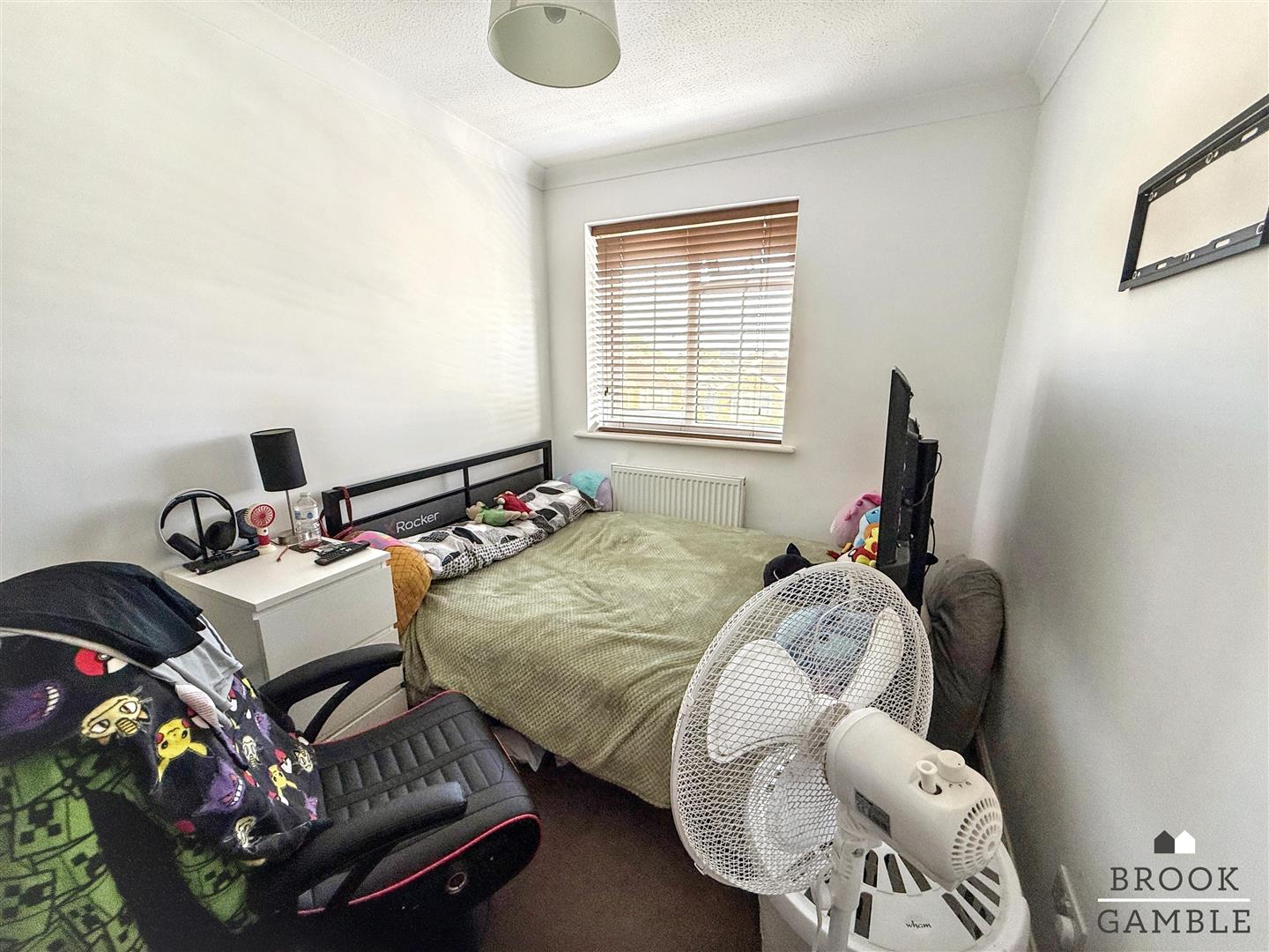 3 Bedroom House. Thackeray Close in Eastbourne,  11